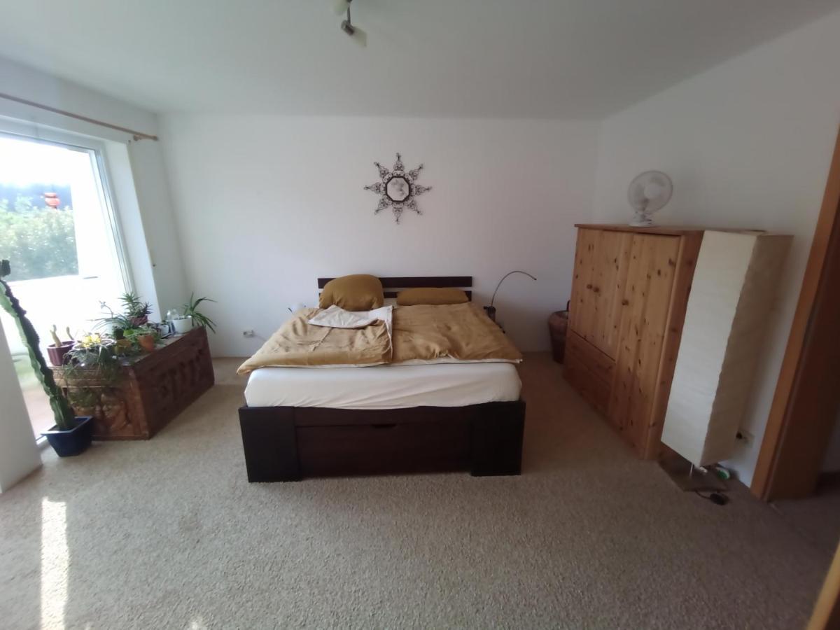 Grosses Zimmer Bad Kueche Wohnzimmer Terasse Garten Zentral Ruhig Landsberg am Lech Exterior foto