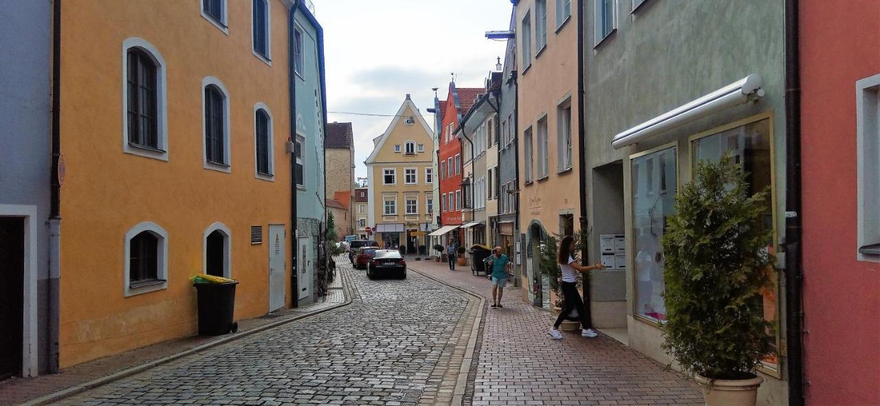 Grosses Zimmer Bad Kueche Wohnzimmer Terasse Garten Zentral Ruhig Landsberg am Lech Exterior foto